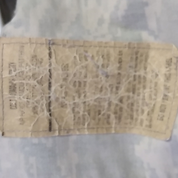 US Military Women's utility Jacket in size small 50% cotton 50% nylon camo 6S - Picture 5 of 5